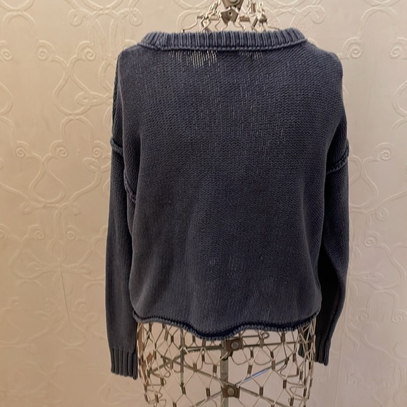 American Eagle Blue Cropped Crew Neck Sweater - Picture 3 of 9
